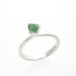 18ct White Gold Three Claw Trillion-Shaped Tsavorite Garnet